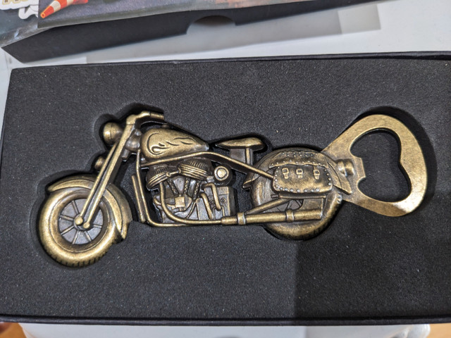 Brandnew in box Harley Davidson motorcycle bottle opener in Arts & Collectibles in City of Toronto
