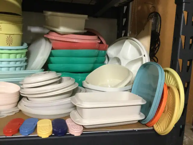 Tupperware vintage   bol jaune soleil en hauteur in Arts & Collectibles in Laval / North Shore - Image 8