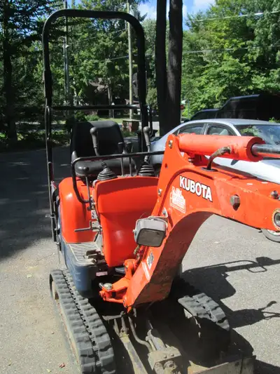 Pelleteuse Kubota 1620 hrs - Cette machine rapporte gros $$$ cash - Tune up faits au complets. Rubbe...