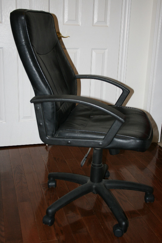 office chairs for sale -- 1/2 price in Chairs & Recliners in Oshawa / Durham Region - Image 2