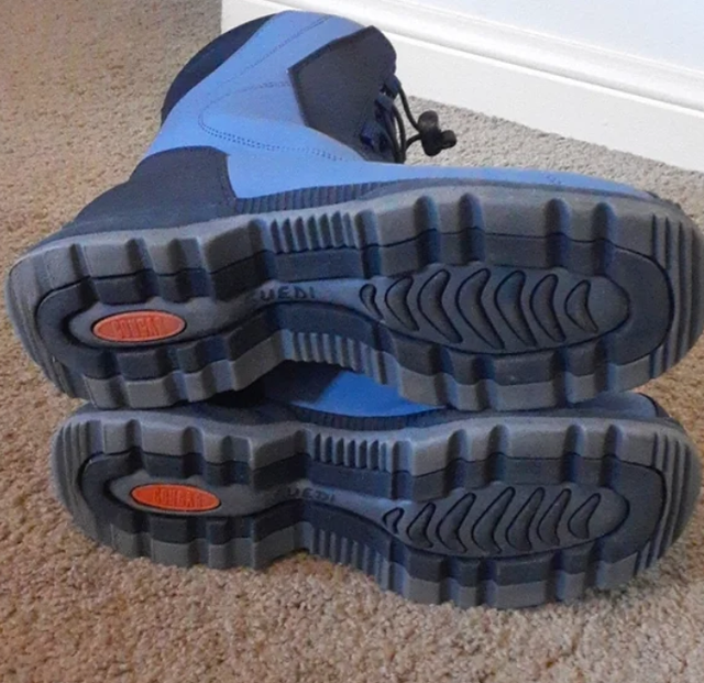 Blue nylon Cougar winter boots w ski slope flair Size 9 women in Women's - Shoes in Markham / York Region - Image 8