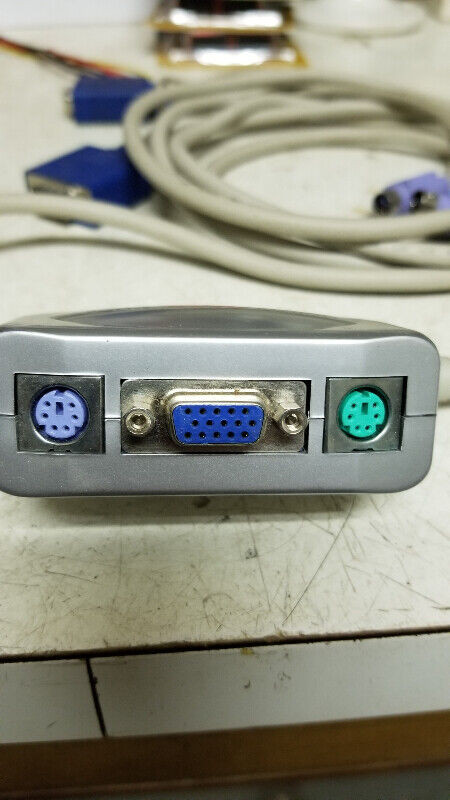 KVM Switch dans Câbles et connecteurs  à Ville de Montréal - Image 2