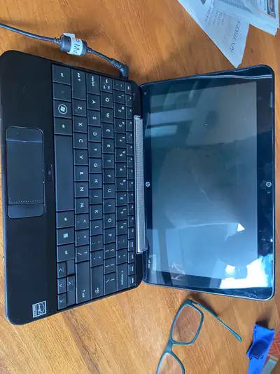 HP Netbook Mini 1000 Model 1137NR PC, View more