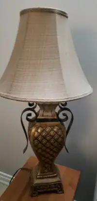 Beautiful bronze table light