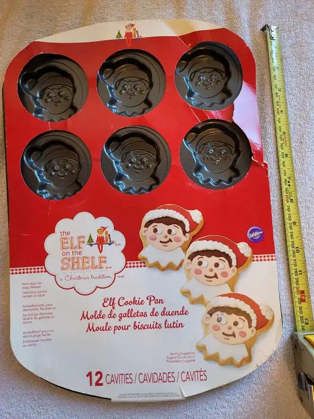 Wilton The Elf on the Shelf Cookie Pan