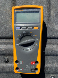 Fluke 175 True RMS Digital Multimeter