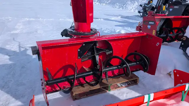 Used Agro Trend 60" Snow Blower in Snowblowers in Stratford - Image 7