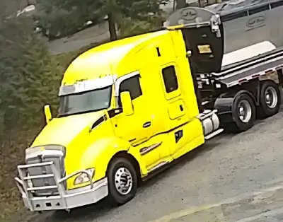 2015 t 680 heavy spec , 4 way lockers ,18 speed eaton auto,22.5 , wet line , bunk heater. Ready for...