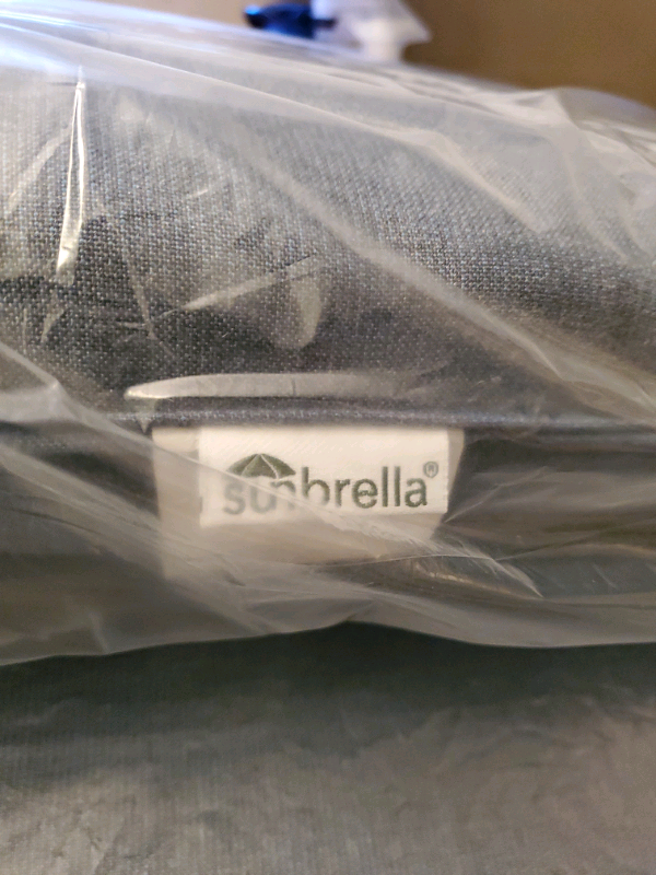 Reduced New High Quality Bench  Sunbrella Seat or back Cushions in Patio & Garden Furniture in Mississauga / Peel Region - Image 6