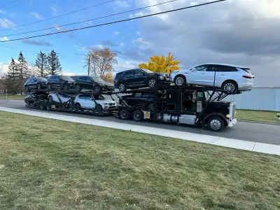 Peterbilt 2012 car carrier, Cummins motor , Original 1180000 km on it . Well maintained by owner, ma...