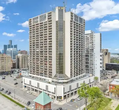 2 Bedroom, 1 Bathroom, 2 Balconies, New , Flooring, Paint, indoor Parking , 24hr Security (gym pool,...