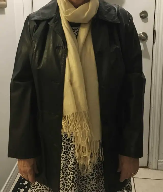 Danier Leather Jacket in Women's - Tops & Outerwear in Oshawa / Durham Region - Image 3