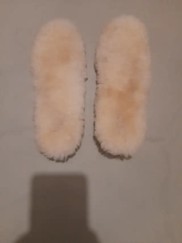 Unisex Blundstone 550 Chelsea boots in Men's Shoes in City of Toronto - Image 6