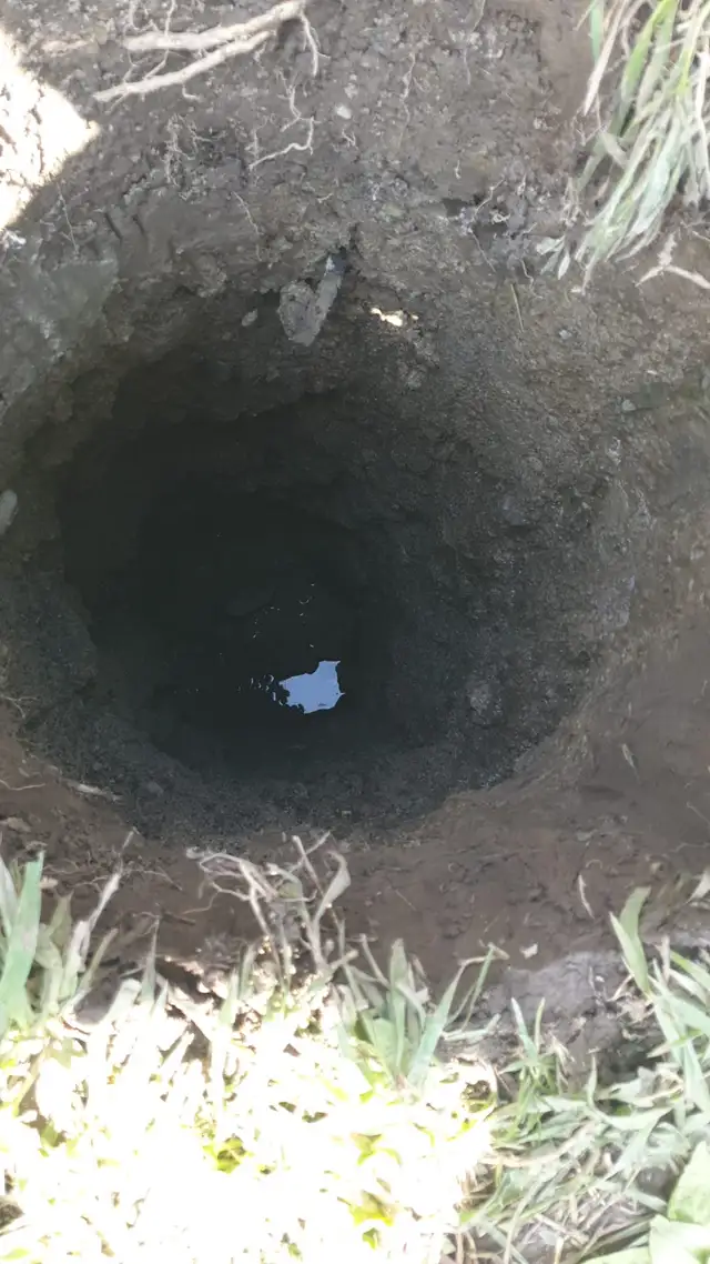Excavation- Holes digging 63006659963523121