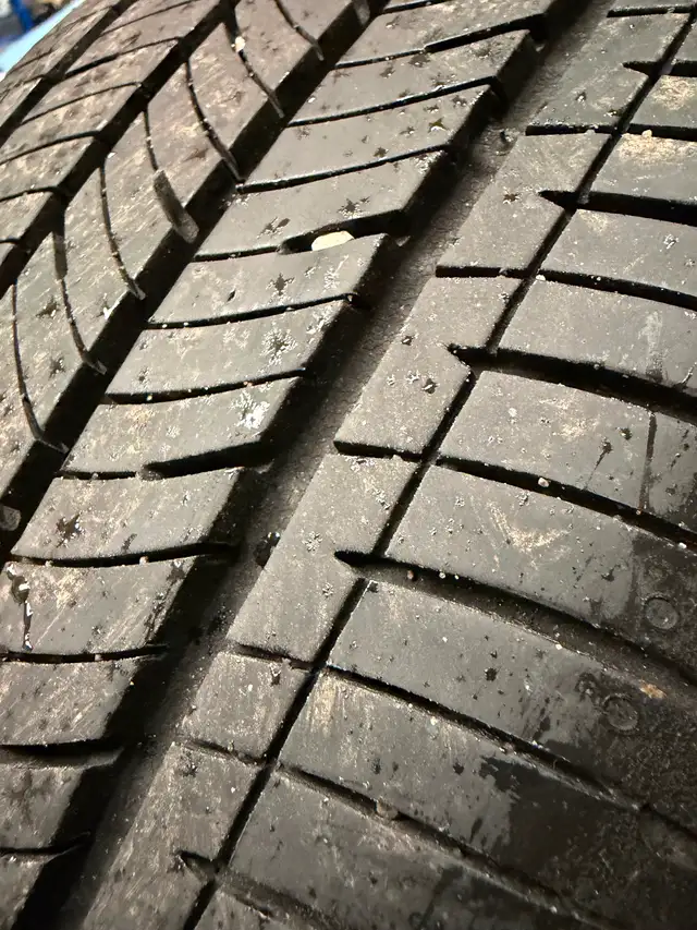 Hyundai Elantra aluminum rims with P205/55R16 all season tires in Tires & Rims in Cambridge - Image 4