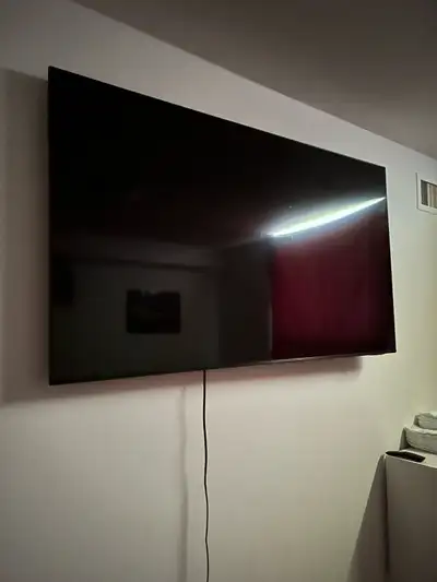 65 inch 4k smart Samsung tv SCREEN DOESNT WORK, View more