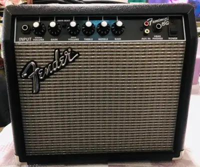 FENDER FRONTMAN 15G 38W GUITAR AMPLIFIER TYPE PR 495, View more