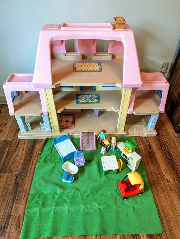 Vintage Little Tikes Grand Mansion Dollhouse in Toys & Games in Barrie - Image 2
