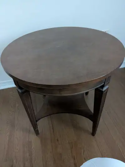 Petite table ronde, View more