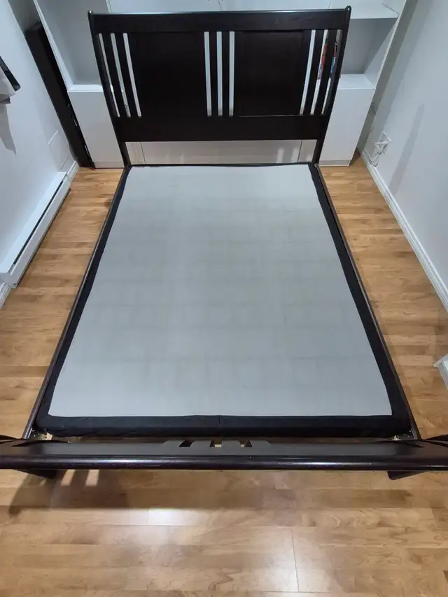 Lit QUEEN avec matelas, sommier et base in Beds & Mattresses in Laval / North Shore - Image 4