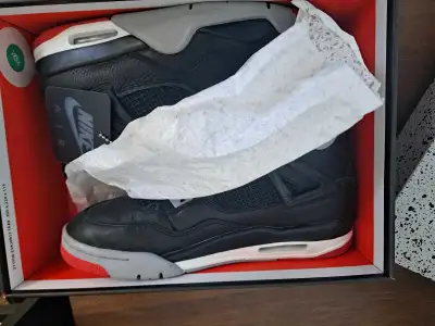 Jordan 4 Retro Bred Reimagined/Grey (2024) Size 7 US men ✅️ Pre owened (used)/ Good condition ✅️ Com...