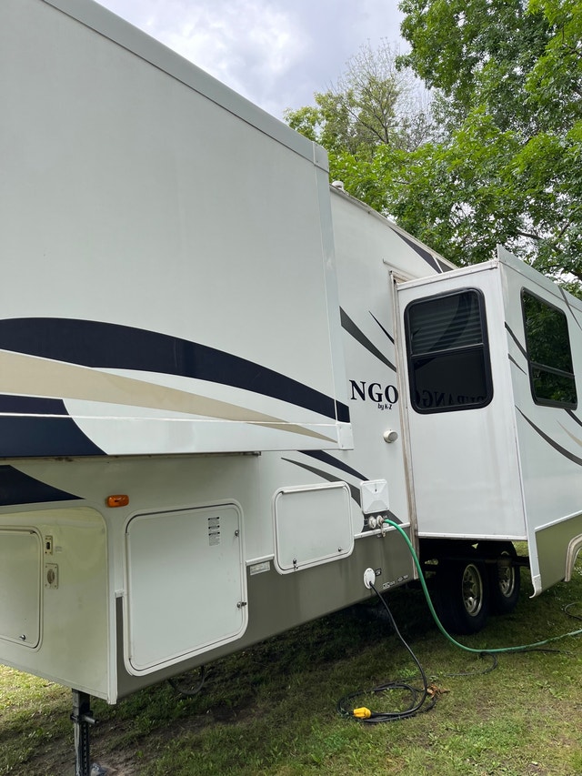 5th Wheel travel trailer Travel Trailers & Campers Trenton Kijiji