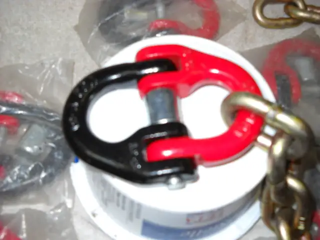 8 VGD V-61 chain links. Very sturdy. Red/black.