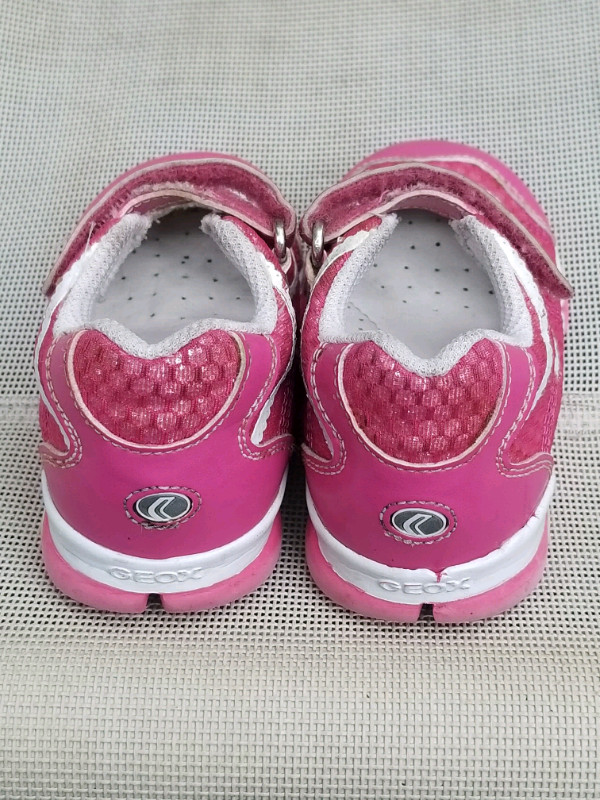 Geox girl toddler shoes size 6.5 in Clothing - 12-18 Months in City of Toronto - Image 2