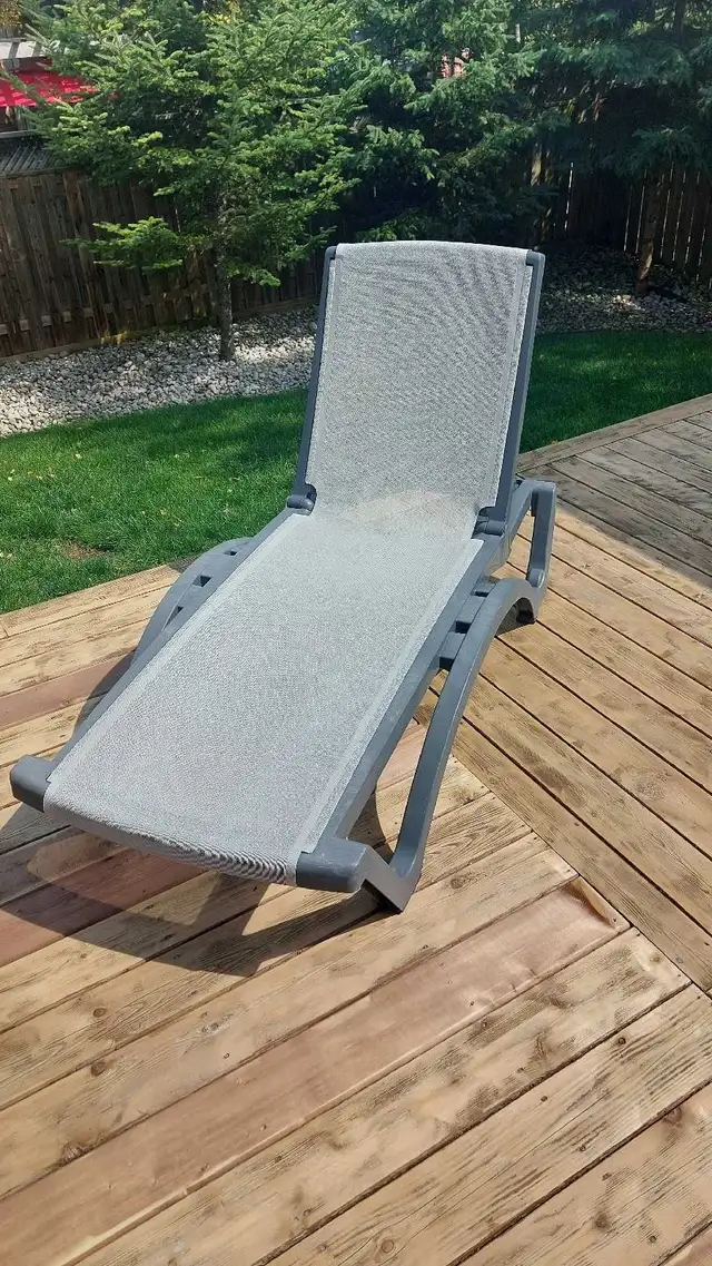 Lounge chair in Patio & Garden Furniture in Hamilton - Image 5