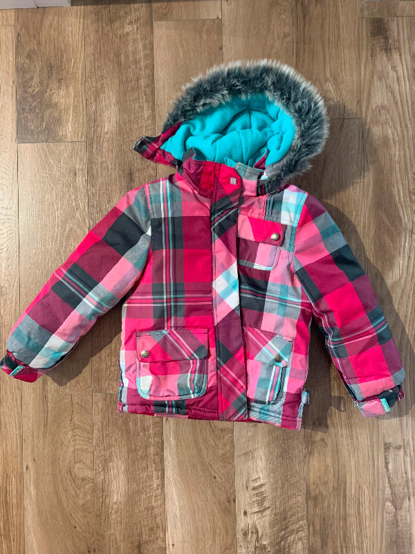 Manteau hiver Nano grandeur 5 ans. dans Vêtements - 5T  à Ville de Québec