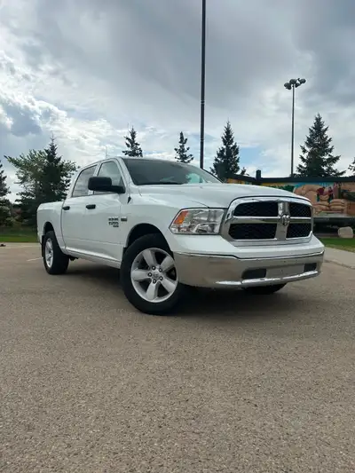 Selling this super clean low mileage '22 Ram 1500 Classic. It's in great condition - practically a n...