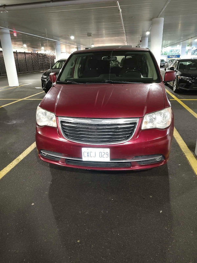 Chrysler Town and Country minivan in Cars & Trucks in City of Toronto