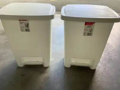 2 - 33 Quart Rubbermaid Garbage Cans , View more