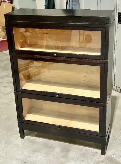 Lovely Antique Three Tier Mahogany Barrister Bookcase (c. 1930), View more