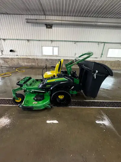 2024 Z970r Zero Turn Mower, 72” deck with 3 bag system and blower, Front weights. 290 hrs. Great Sha...