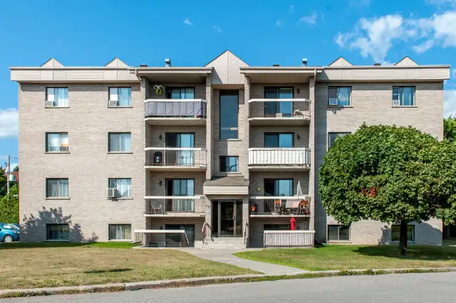 Logement à louer à Terrebonne 4 ½ libre  au 2e étage 1180$