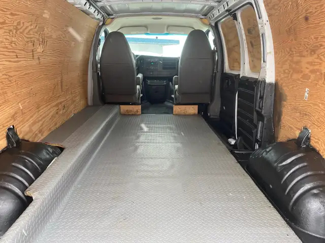 2014 GMC Savana Cargo Van600959039318927364