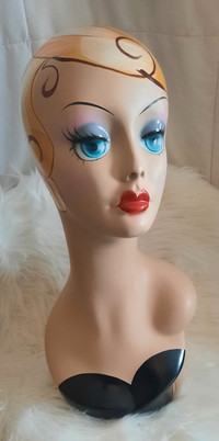 Vintage Mannequin bust in very good condition. $45