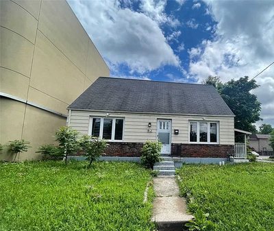 Small-format commercial space available one block west of Finch Station on Finch Ave W. Perfect for...