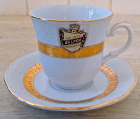 Antiquité. Colleciton. Ensemble tasse-soucoupe Tchécoslovaquie