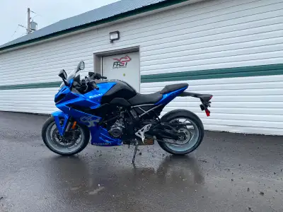 FAST Riding School motorcycle. Suzuki GSX-8R 2024, 2324km, new tires, perfect condition, needs safet...