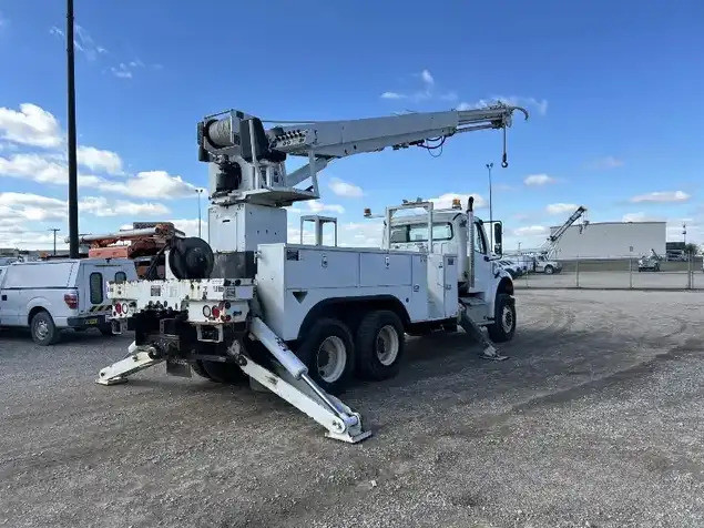 2015 Freightliner Altec D3060 Digger Derrick Unit in Other in Prince George - Image 3