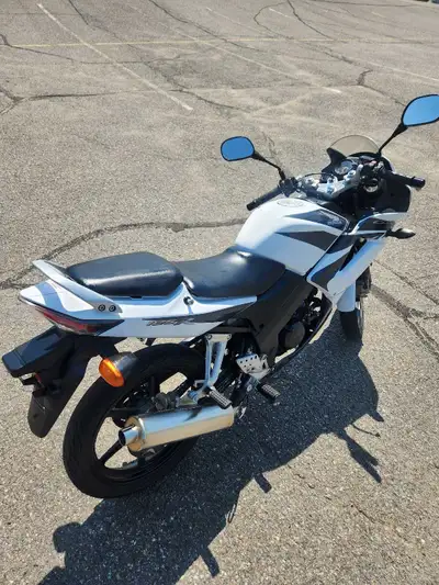 2007 Honda CBR125RW. Starts right up and works great. Has fresh oil, brake fluid, and coolant. Batte...