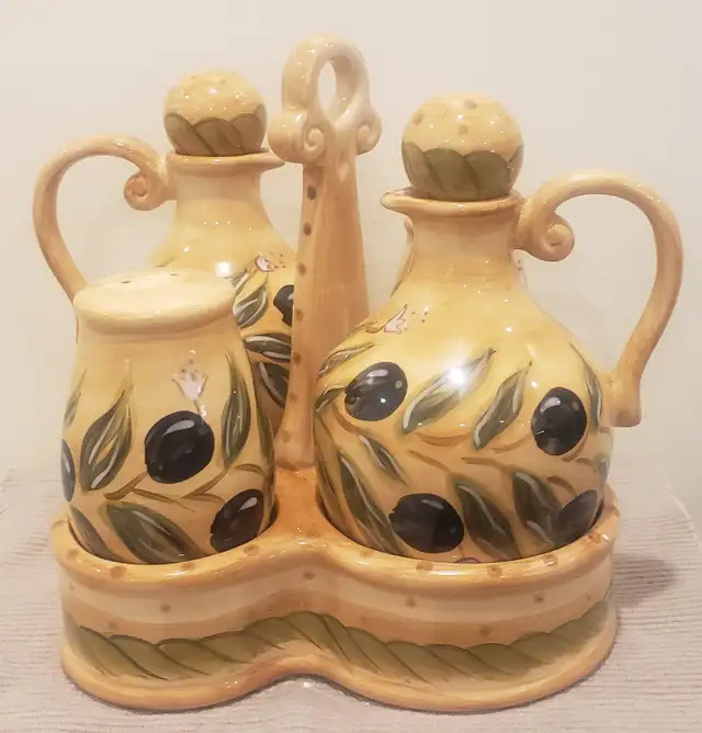 5-piece Cruet Set, Hand painted, Provincial Olives Collection *N in Kitchen & Dining Wares in City of Toronto - Image 2