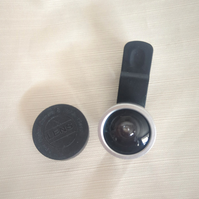 Wide Angle Lens with Clip 0.4X Phone External Fish Eye Lens in Cameras & Camcorders in Markham / York Region