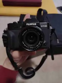 Fujifilm X-T20 Mirrorless Digital Camera w/Caden Camera Backpack