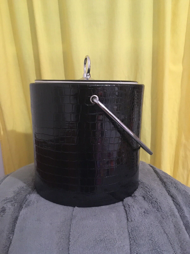 Vintage ice bucket  in Arts & Collectibles in Cornwall - Image 2