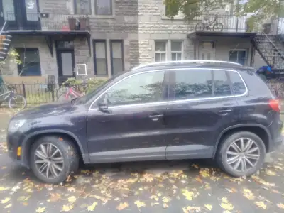 Ce véhicule roule et est en état correct. Vente par le propriétaire. L'entretien et les vidanges ont...