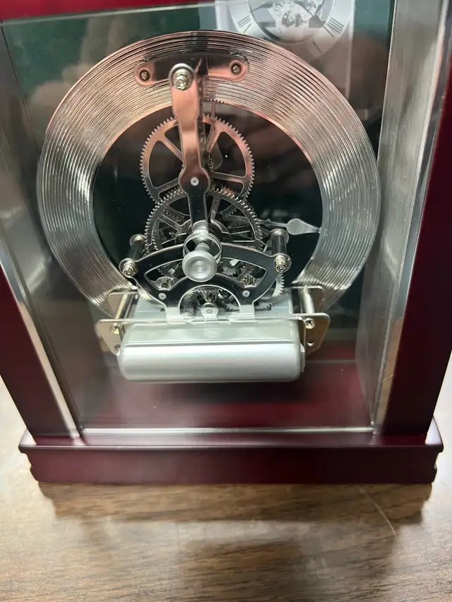 Table top clock( Howard Miller ) in Home Décor & Accents in Markham / York Region - Image 2