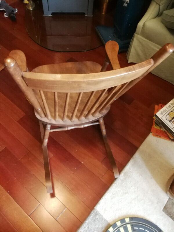 Rocking chair, solid maple. in Chairs & Recliners in Markham / York Region - Image 3